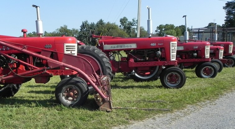 IH TRACTORS, HAY EQUIPMENT, LUMBER, ETC. - MORELAND AUCTION / SAT. OCTOBER 19 @ 10:00 AM