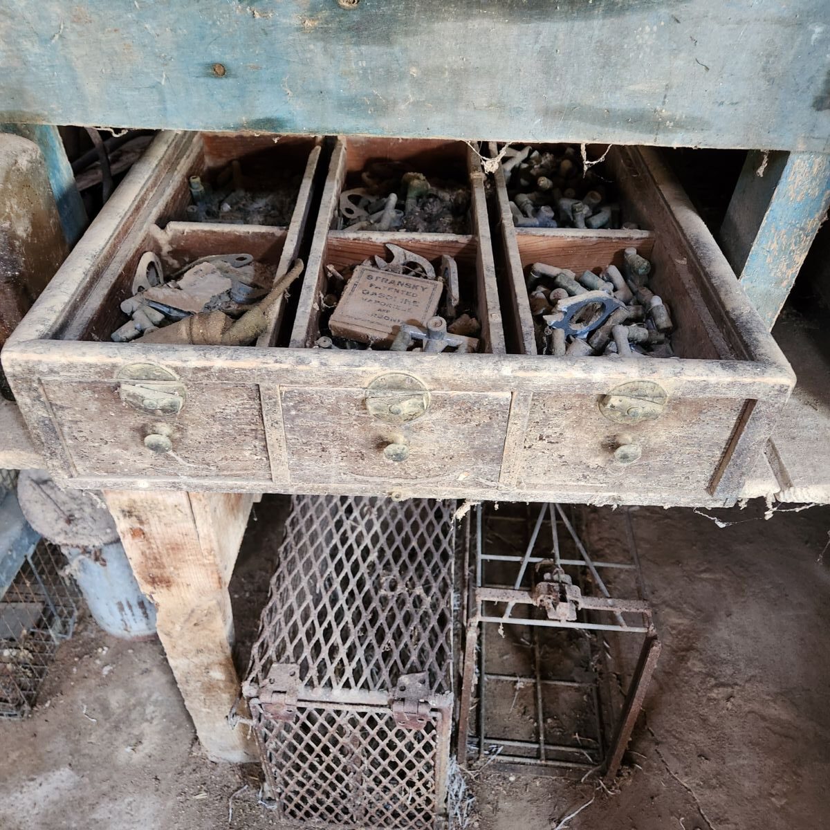 TRACTORS, FARM ANTIQUES, HOUSEHOLD GOODS, ETC - SHIPPENSBURG, PA. / SAT. OCT. 24. @ 8:30 AM - Image 342
