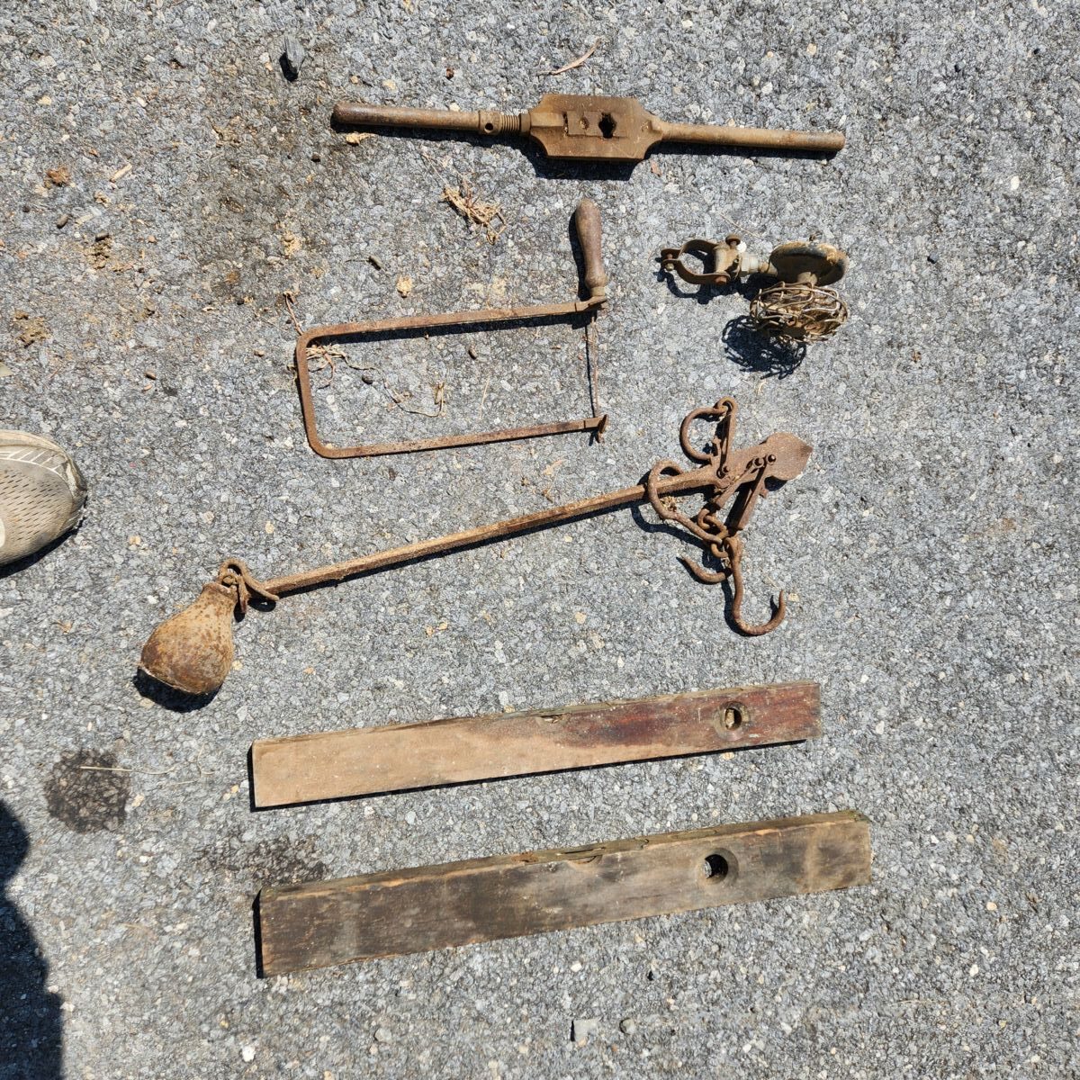 TRACTORS, FARM ANTIQUES, HOUSEHOLD GOODS, ETC - SHIPPENSBURG, PA. / SAT. OCT. 24. @ 8:30 AM - Image 341