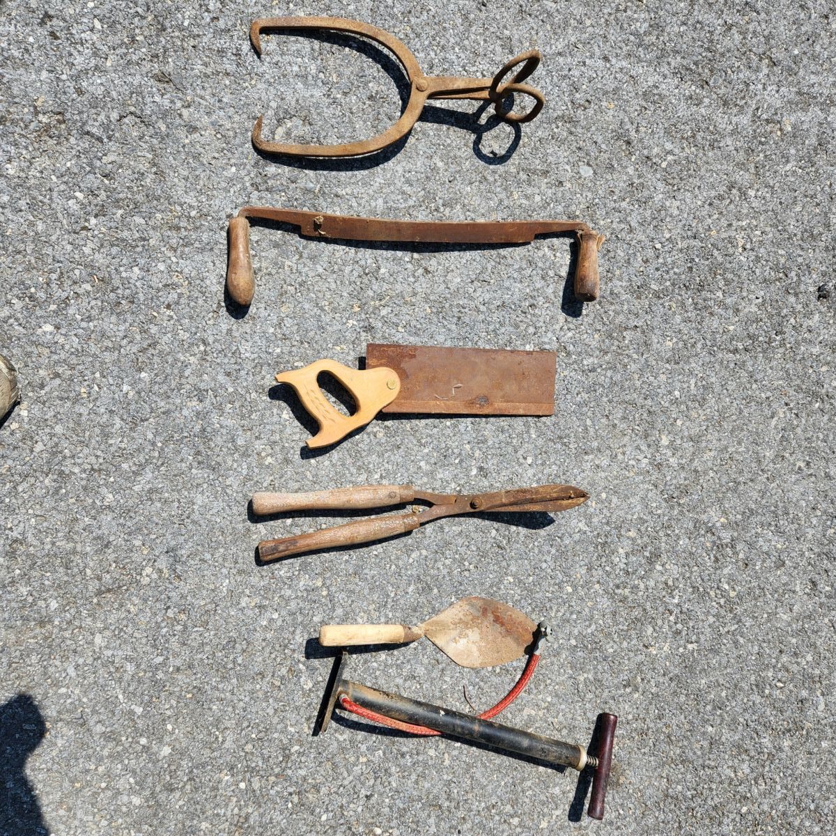 TRACTORS, FARM ANTIQUES, HOUSEHOLD GOODS, ETC - SHIPPENSBURG, PA. / SAT. OCT. 24. @ 8:30 AM - Image 339