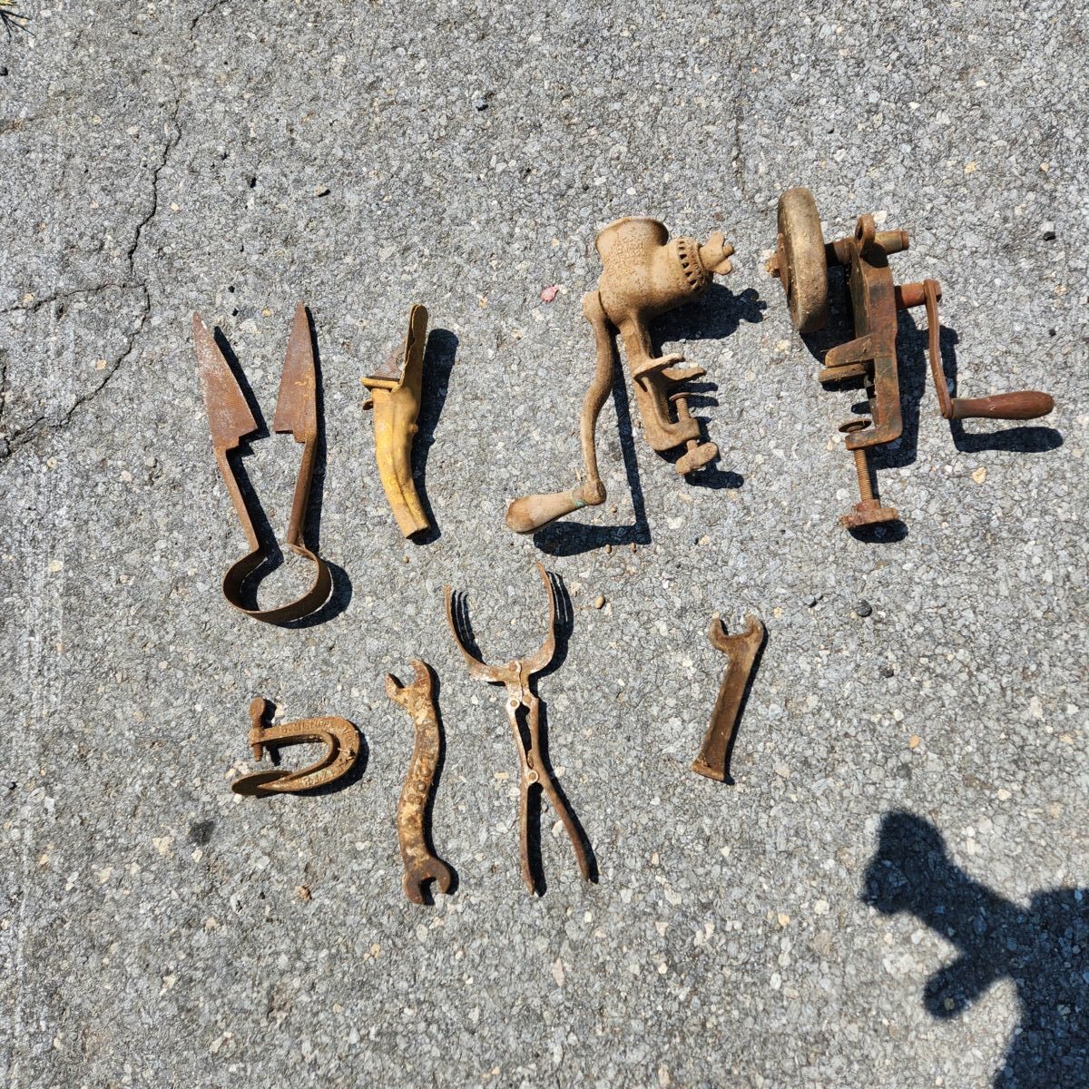 TRACTORS, FARM ANTIQUES, HOUSEHOLD GOODS, ETC - SHIPPENSBURG, PA. / SAT. OCT. 24. @ 8:30 AM - Image 337