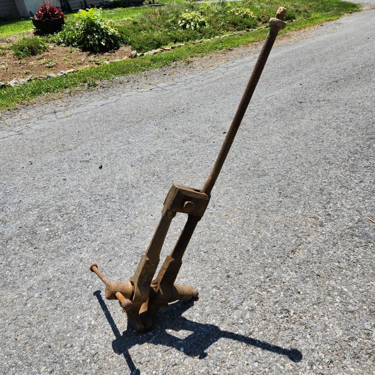 TRACTORS, FARM ANTIQUES, HOUSEHOLD GOODS, ETC - SHIPPENSBURG, PA. / SAT. OCT. 24. @ 8:30 AM - Image 332