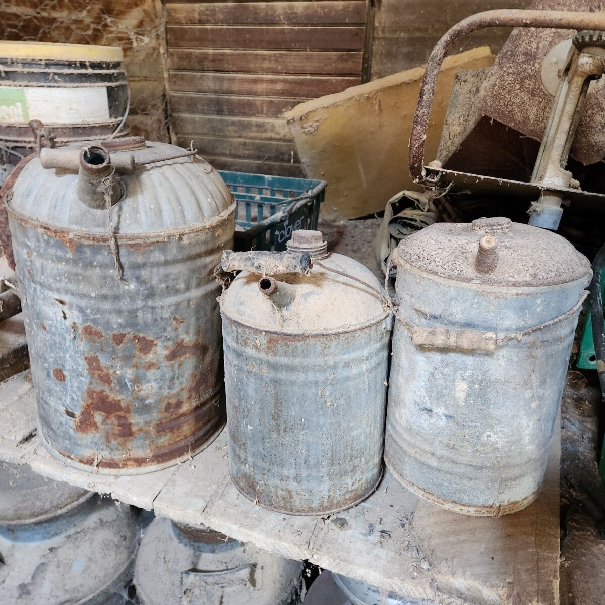 TRACTORS, FARM ANTIQUES, HOUSEHOLD GOODS, ETC - SHIPPENSBURG, PA. / SAT. OCT. 24. @ 8:30 AM - Image 324