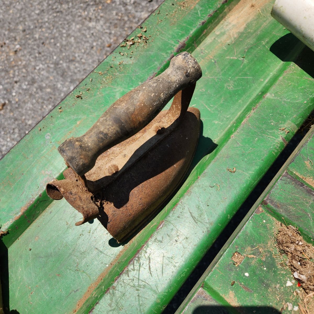 TRACTORS, FARM ANTIQUES, HOUSEHOLD GOODS, ETC - SHIPPENSBURG, PA. / SAT. OCT. 24. @ 8:30 AM - Image 320