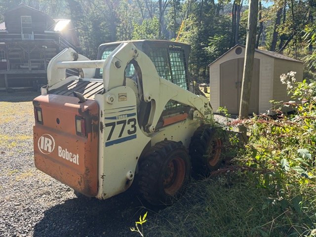 TRACTORS, FARM ANTIQUES, HOUSEHOLD GOODS, ETC - SHIPPENSBURG, PA. / SAT. OCT. 24. @ 8:30 AM - Image 306