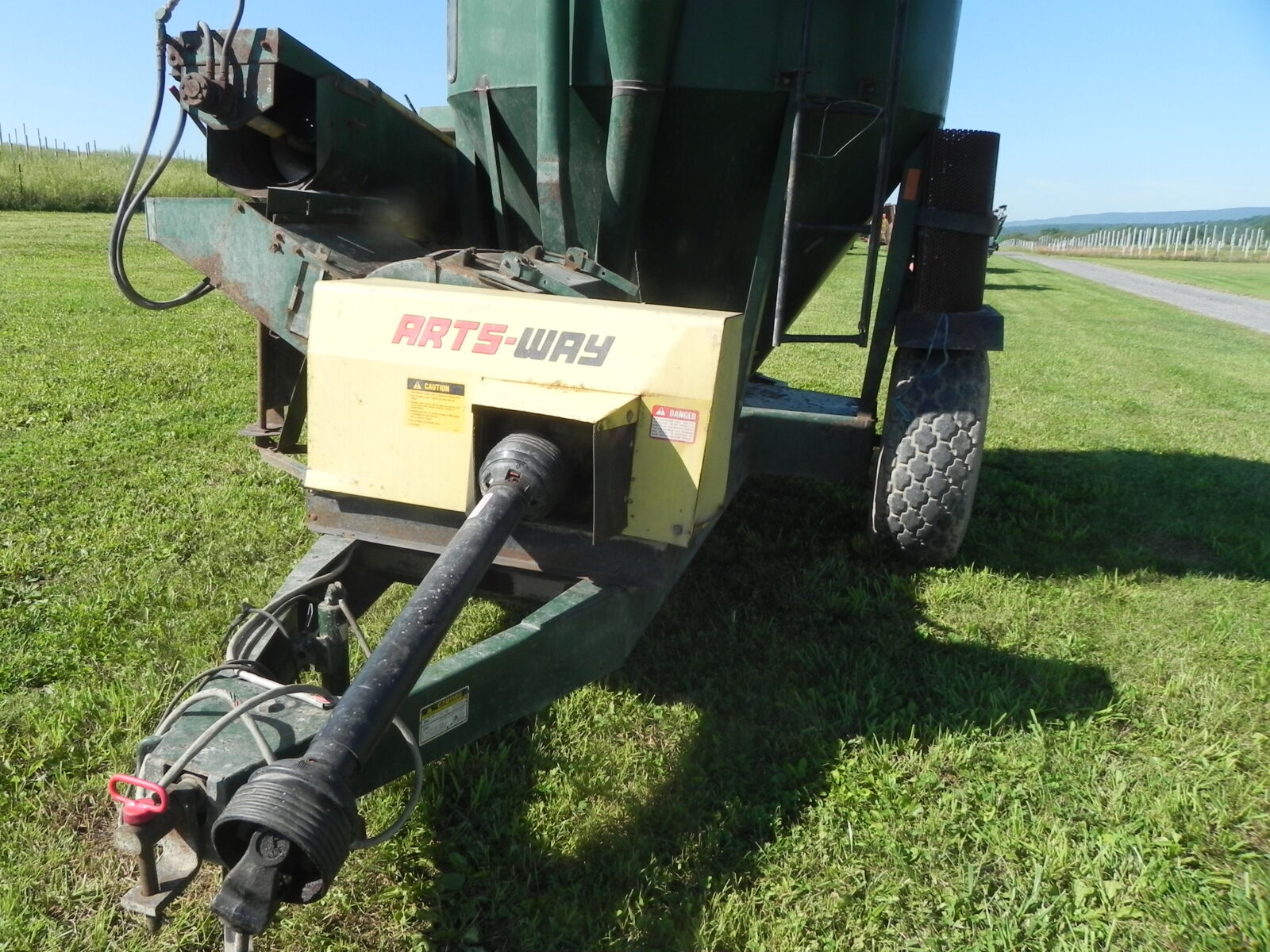 FARM MACHINERY & RELATED ITEMS - MIFFLINTOWN, PA. / TUE. OCTOBER 20. @ 9:00 AM - Image 132