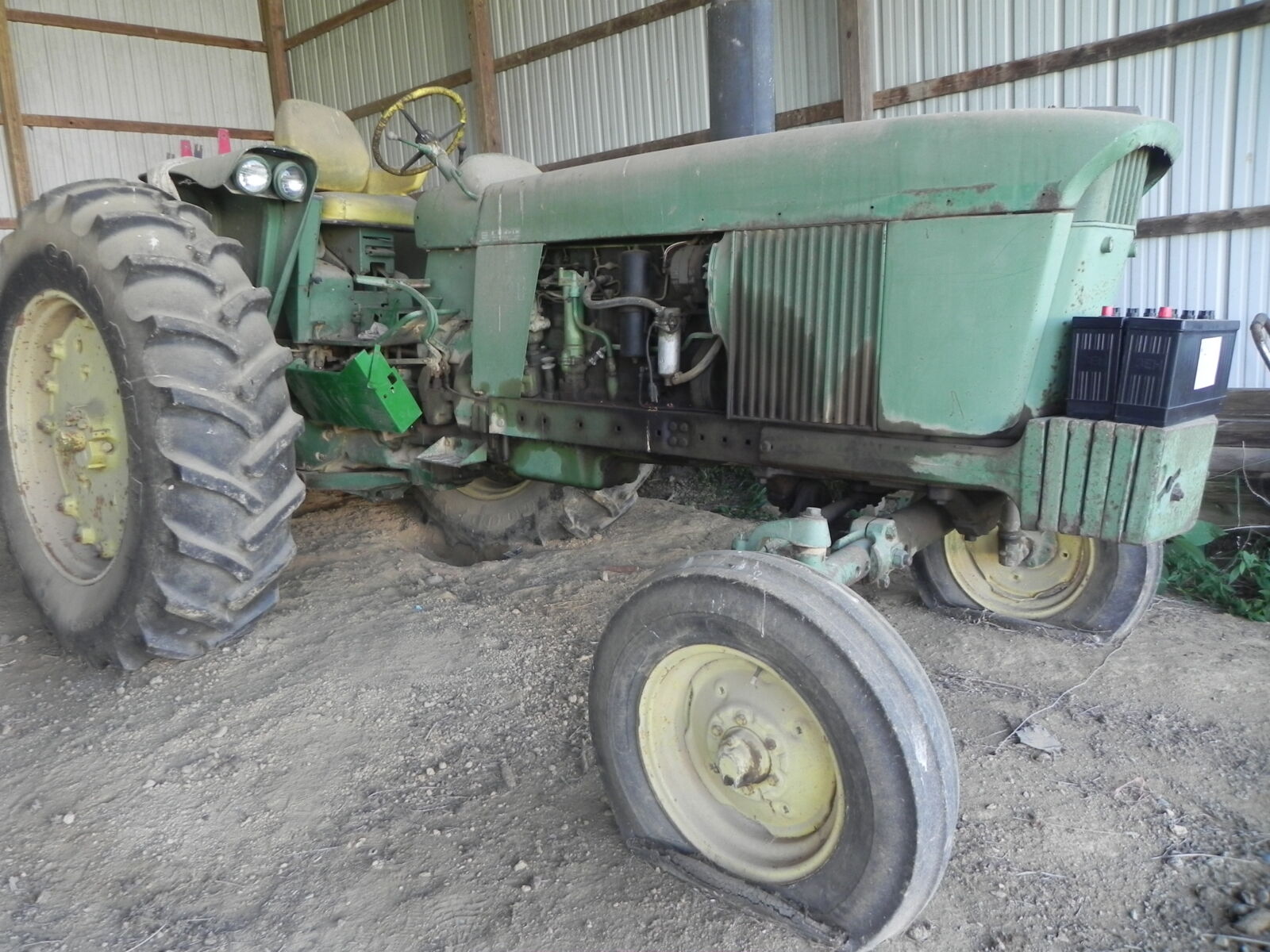 TRACTORS, FARM ANTIQUES, HOUSEHOLD GOODS, ETC - SHIPPENSBURG, PA. / SAT. OCT. 24. @ 8:30 AM - Image 263