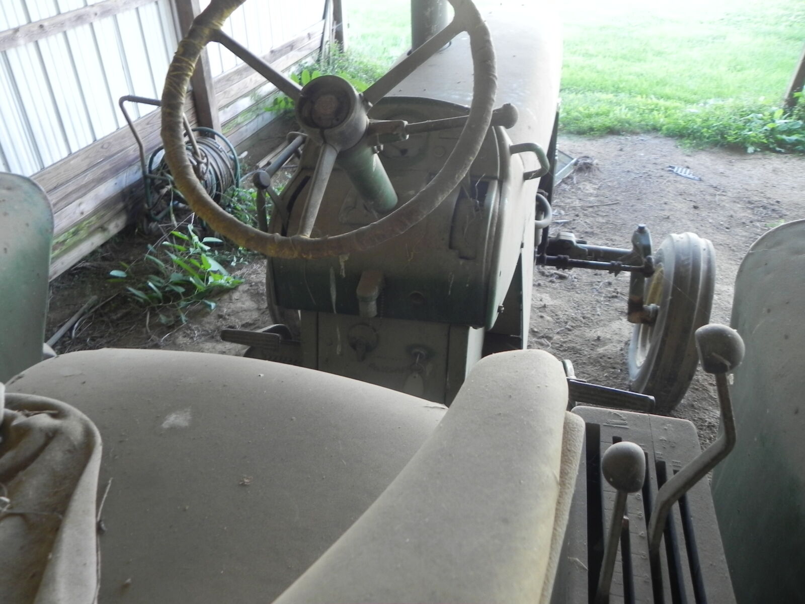 TRACTORS, FARM ANTIQUES, HOUSEHOLD GOODS, ETC - SHIPPENSBURG, PA. / SAT. OCT. 24. @ 8:30 AM - Image 260
