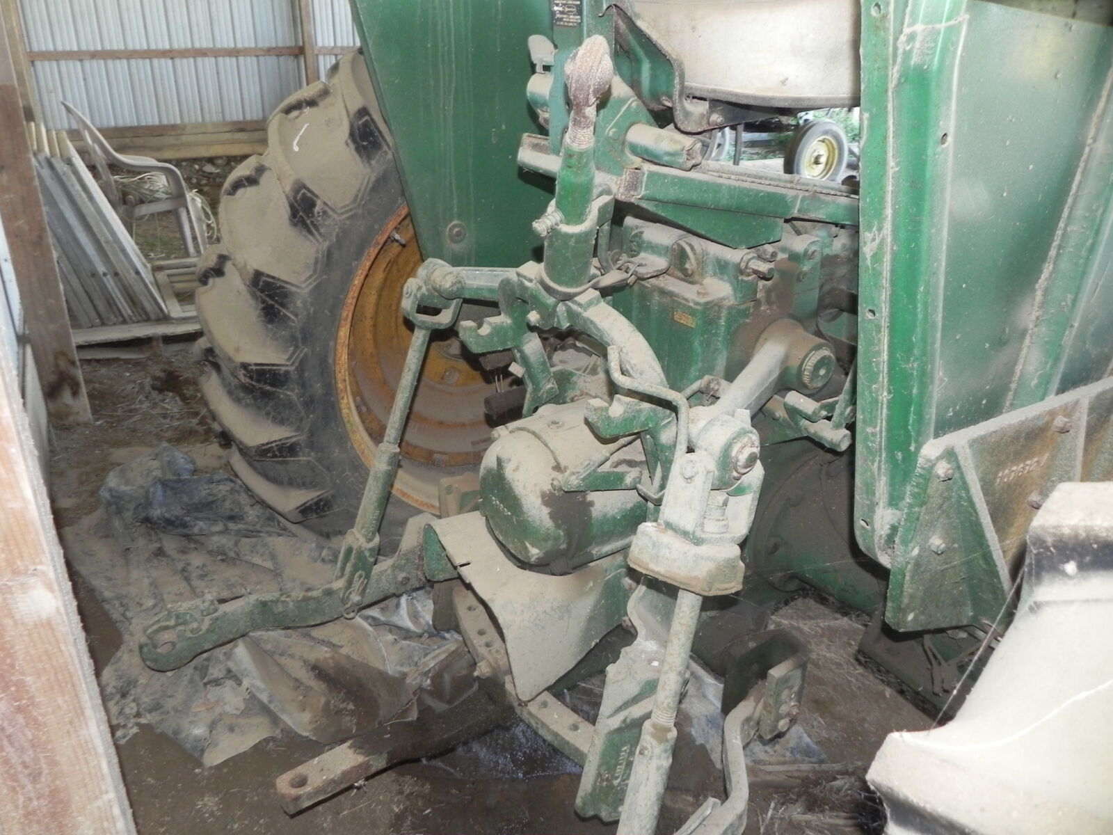TRACTORS, FARM ANTIQUES, HOUSEHOLD GOODS, ETC - SHIPPENSBURG, PA. / SAT. OCT. 24. @ 8:30 AM - Image 255