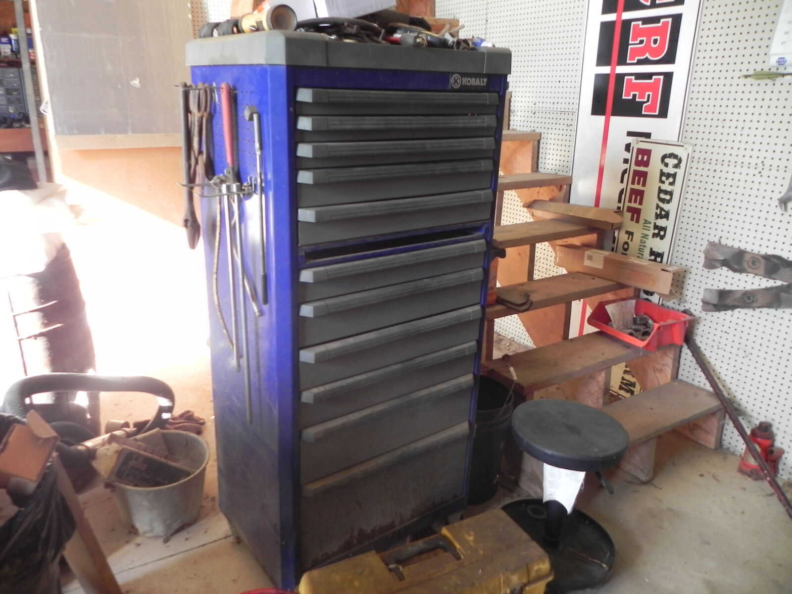 TRACTORS, FARM ANTIQUES, HOUSEHOLD GOODS, ETC - SHIPPENSBURG, PA. / SAT. OCT. 24. @ 8:30 AM - Image 250
