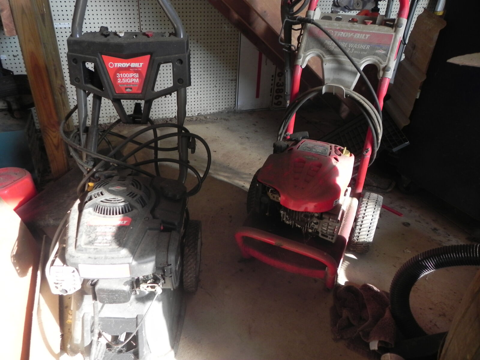 TRACTORS, FARM ANTIQUES, HOUSEHOLD GOODS, ETC - SHIPPENSBURG, PA. / SAT. OCT. 24. @ 8:30 AM - Image 242