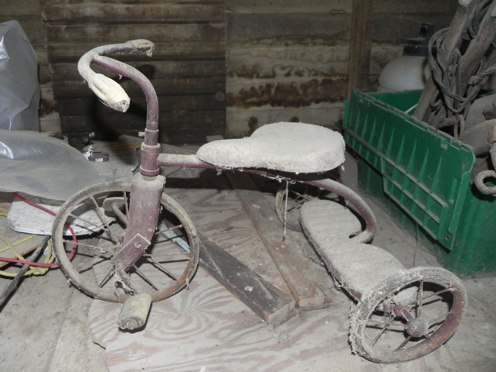 TRACTORS, FARM ANTIQUES, HOUSEHOLD GOODS, ETC - SHIPPENSBURG, PA. / SAT. OCT. 24. @ 8:30 AM - Image 220
