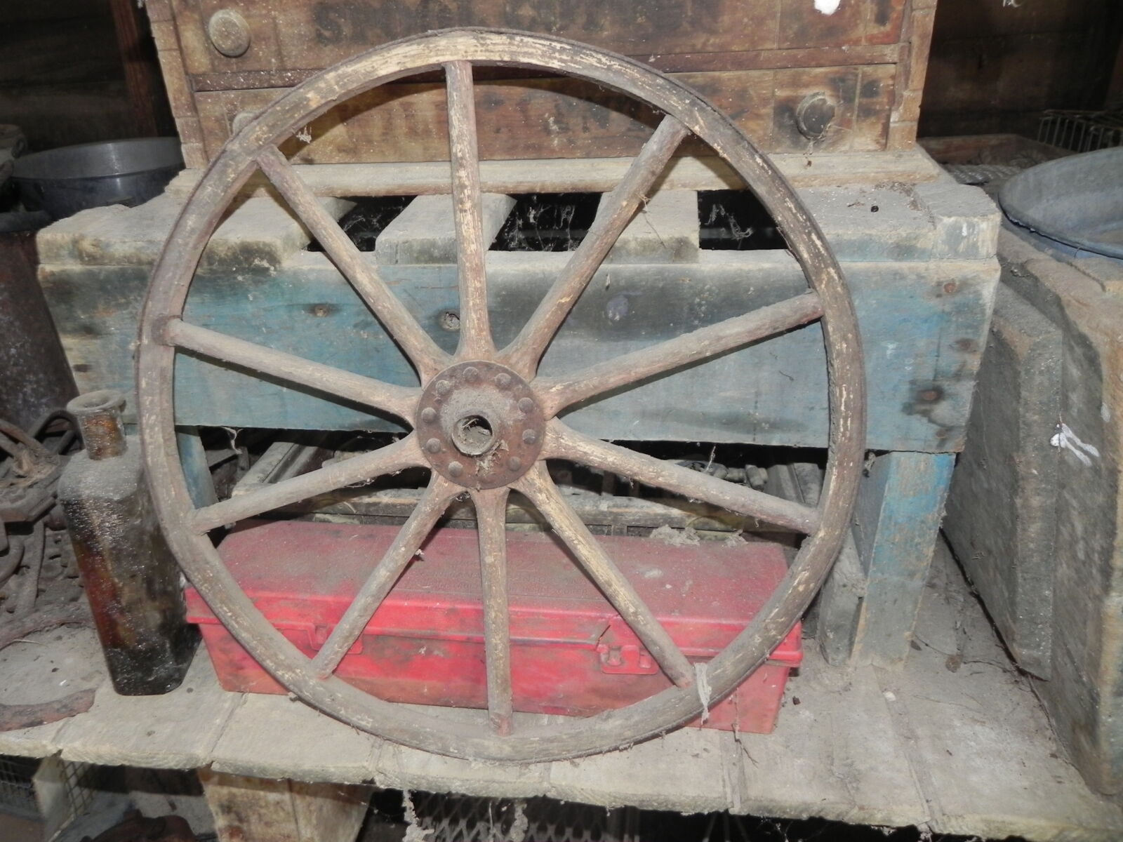 TRACTORS, FARM ANTIQUES, HOUSEHOLD GOODS, ETC - SHIPPENSBURG, PA. / SAT. OCT. 24. @ 8:30 AM - Image 216