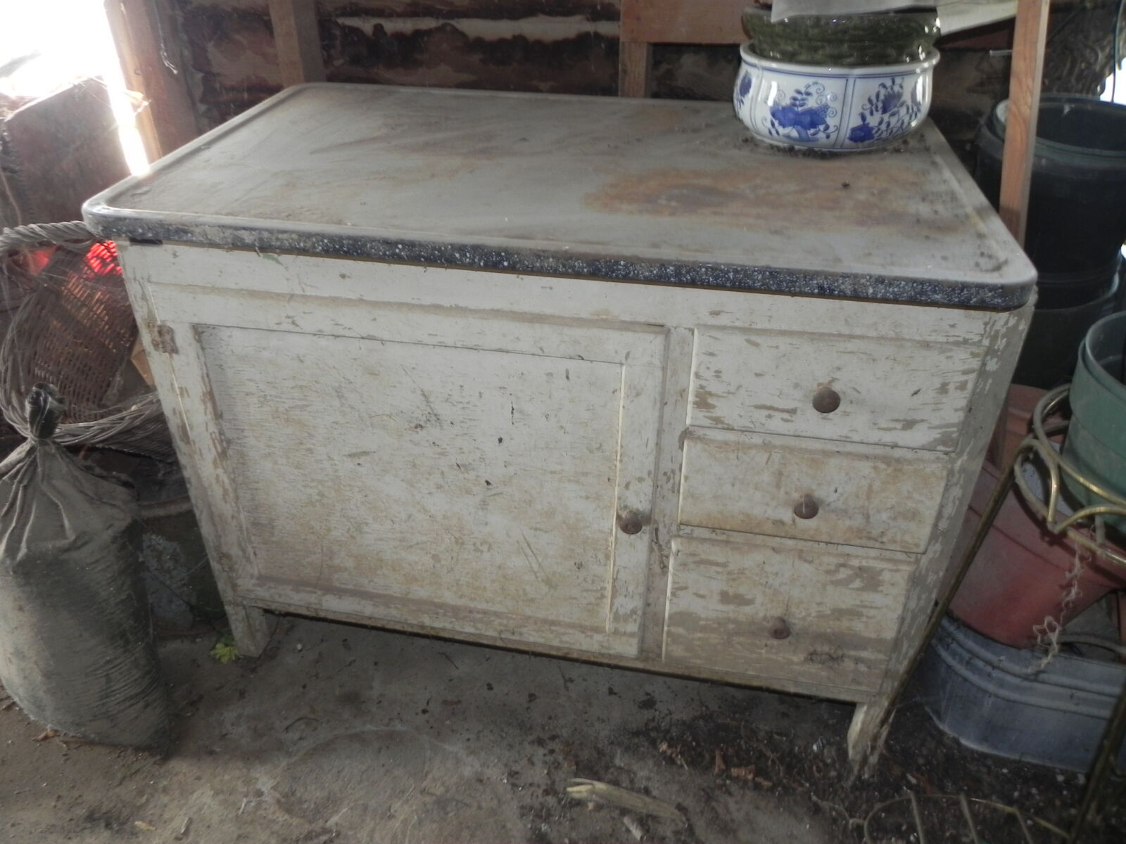 TRACTORS, FARM ANTIQUES, HOUSEHOLD GOODS, ETC - SHIPPENSBURG, PA. / SAT. OCT. 24. @ 8:30 AM - Image 212