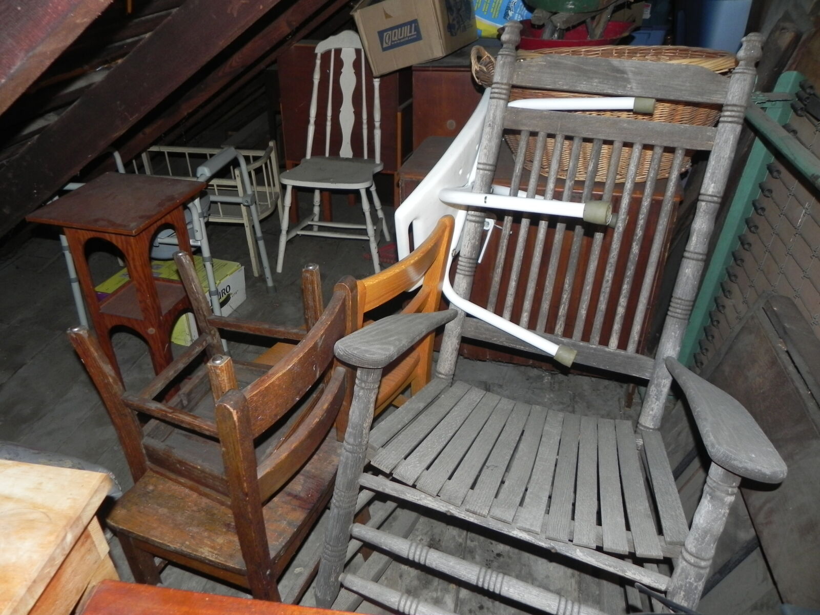 TRACTORS, FARM ANTIQUES, HOUSEHOLD GOODS, ETC - SHIPPENSBURG, PA. / SAT. OCT. 24. @ 8:30 AM - Image 195