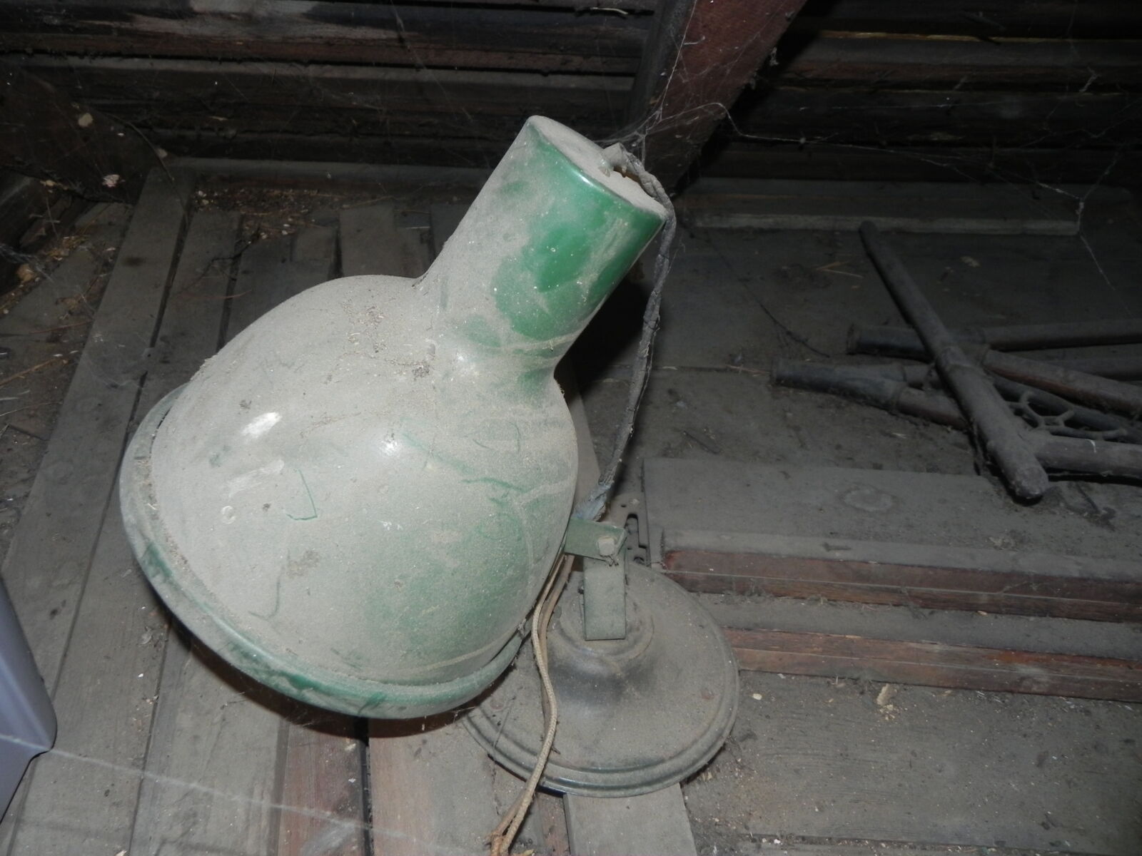 TRACTORS, FARM ANTIQUES, HOUSEHOLD GOODS, ETC - SHIPPENSBURG, PA. / SAT. OCT. 24. @ 8:30 AM - Image 182