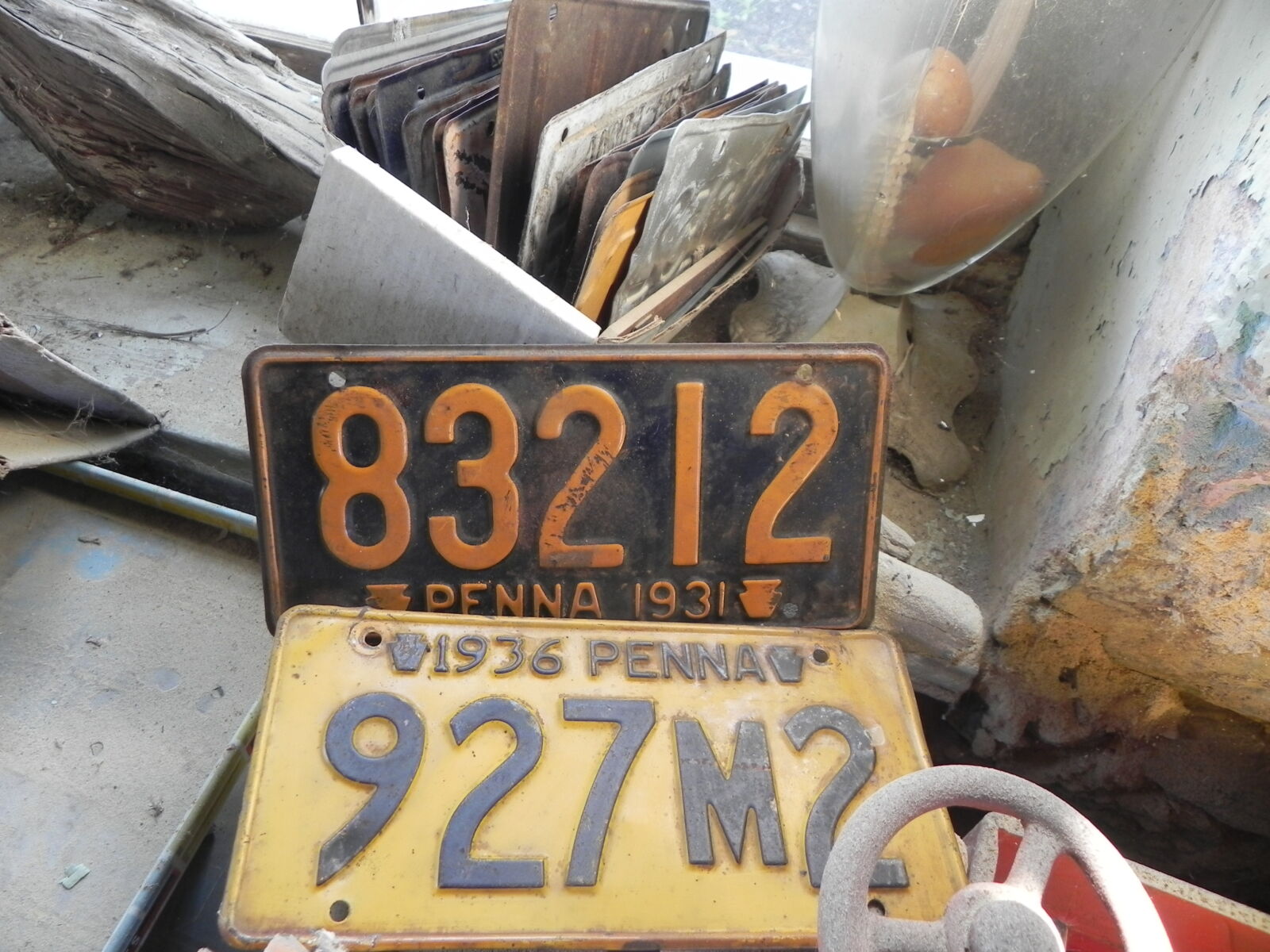 TRACTORS, FARM ANTIQUES, HOUSEHOLD GOODS, ETC - SHIPPENSBURG, PA. / SAT. OCT. 24. @ 8:30 AM - Image 179