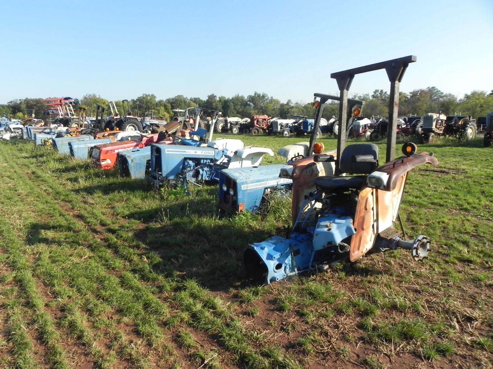 FORD TRACTORS, TRACTOR PARTS, & MORE - ELIZABETHTOWN, PA. / THURS. DECEMBER 3. - Image 37
