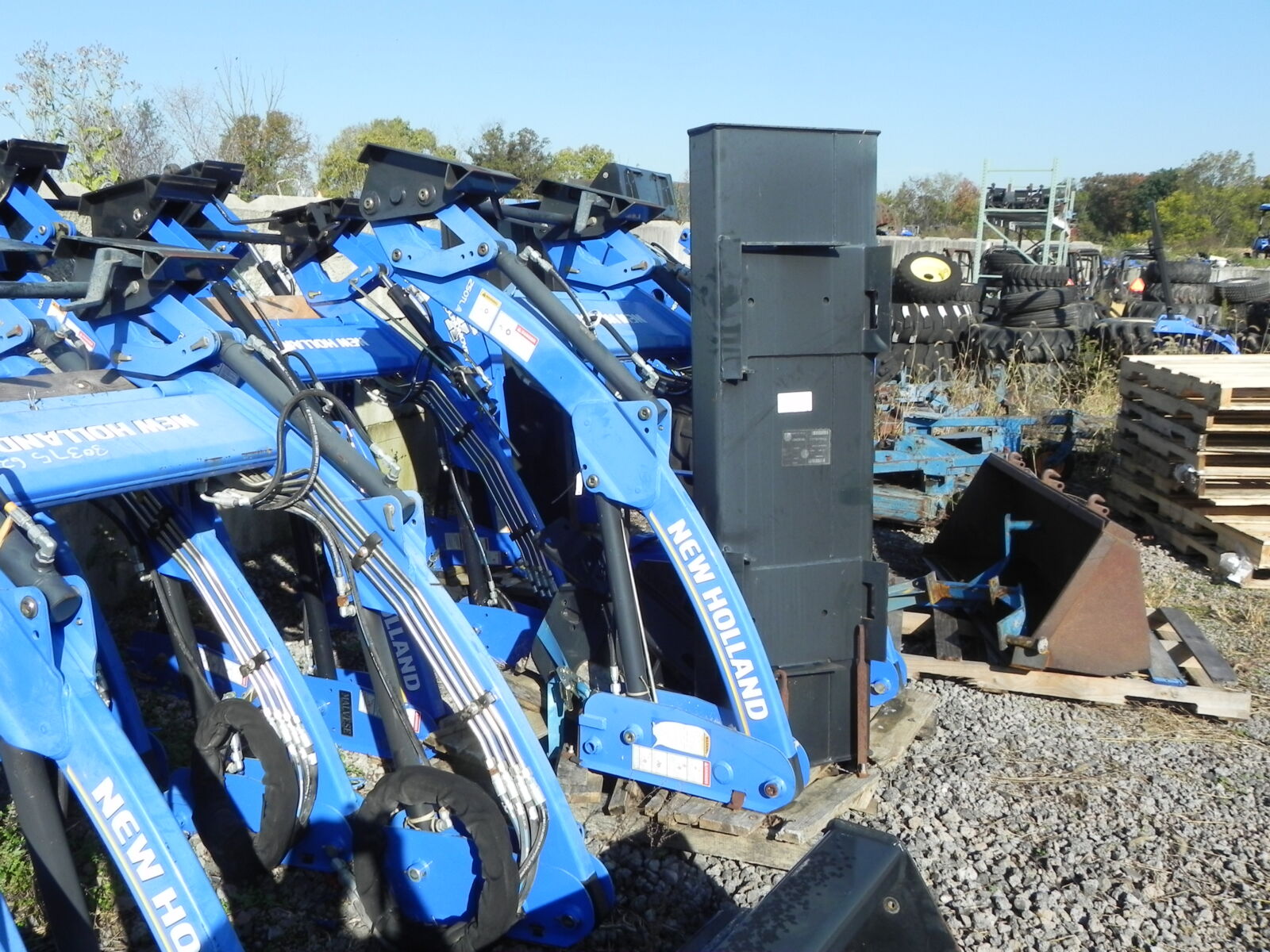 FORD TRACTORS, TRACTOR PARTS, & MORE - ELIZABETHTOWN, PA. / THURS. DECEMBER 3. - Image 8