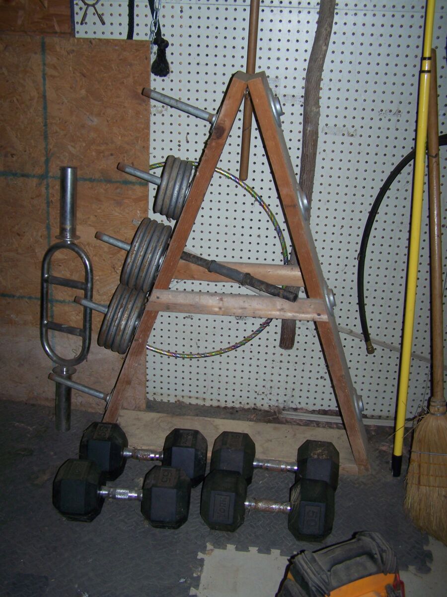 TRACTORS, FARM ANTIQUES, HOUSEHOLD GOODS, ETC - SHIPPENSBURG, PA. / SAT. OCT. 24. @ 8:30 AM - Image 107