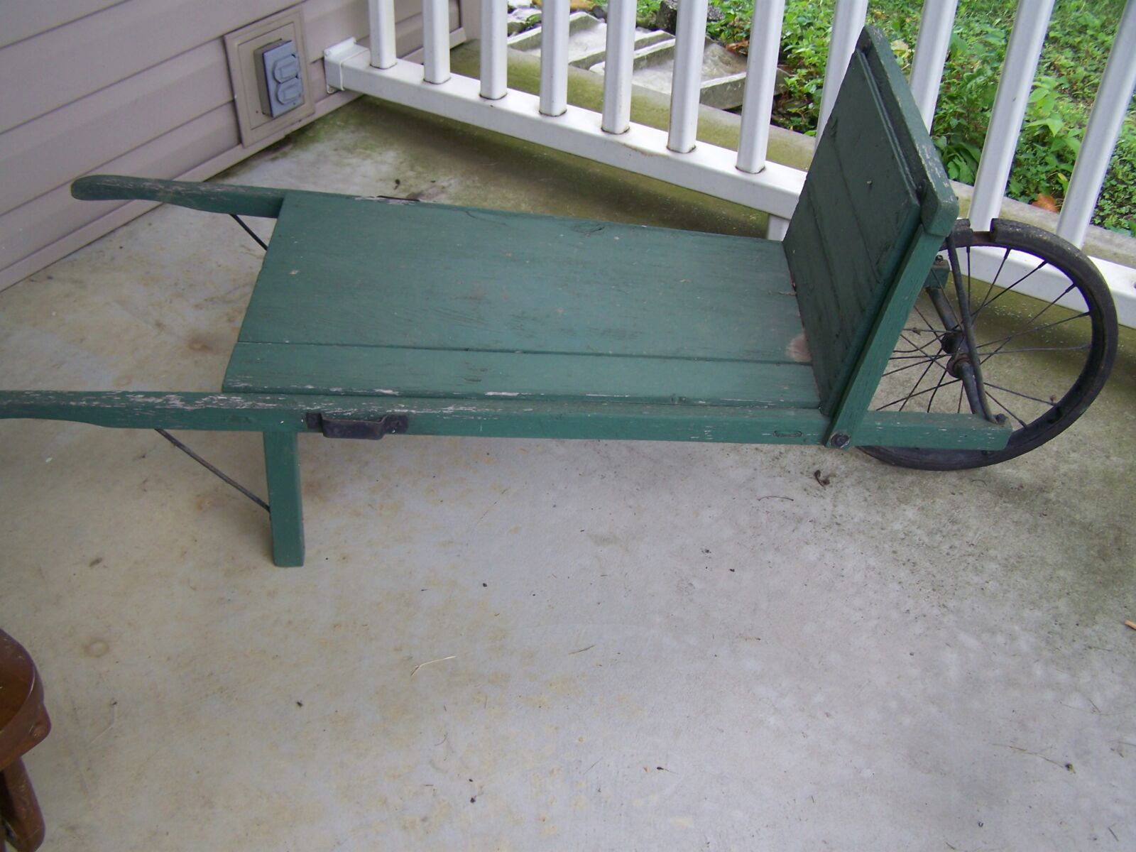 TRACTORS, FARM ANTIQUES, HOUSEHOLD GOODS, ETC - SHIPPENSBURG, PA. / SAT. OCT. 24. @ 8:30 AM - Image 74