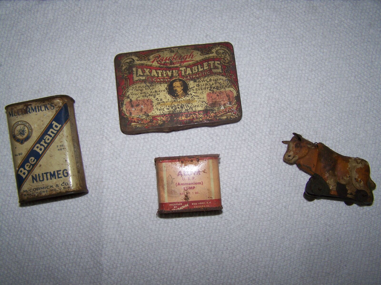 TRACTORS, FARM ANTIQUES, HOUSEHOLD GOODS, ETC - SHIPPENSBURG, PA. / SAT. OCT. 24. @ 8:30 AM - Image 63