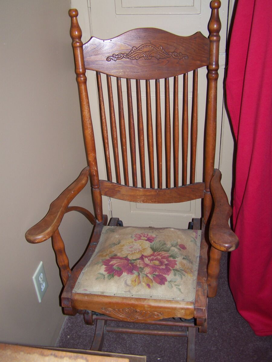 TRACTORS, FARM ANTIQUES, HOUSEHOLD GOODS, ETC - SHIPPENSBURG, PA. / SAT. OCT. 24. @ 8:30 AM - Image 53