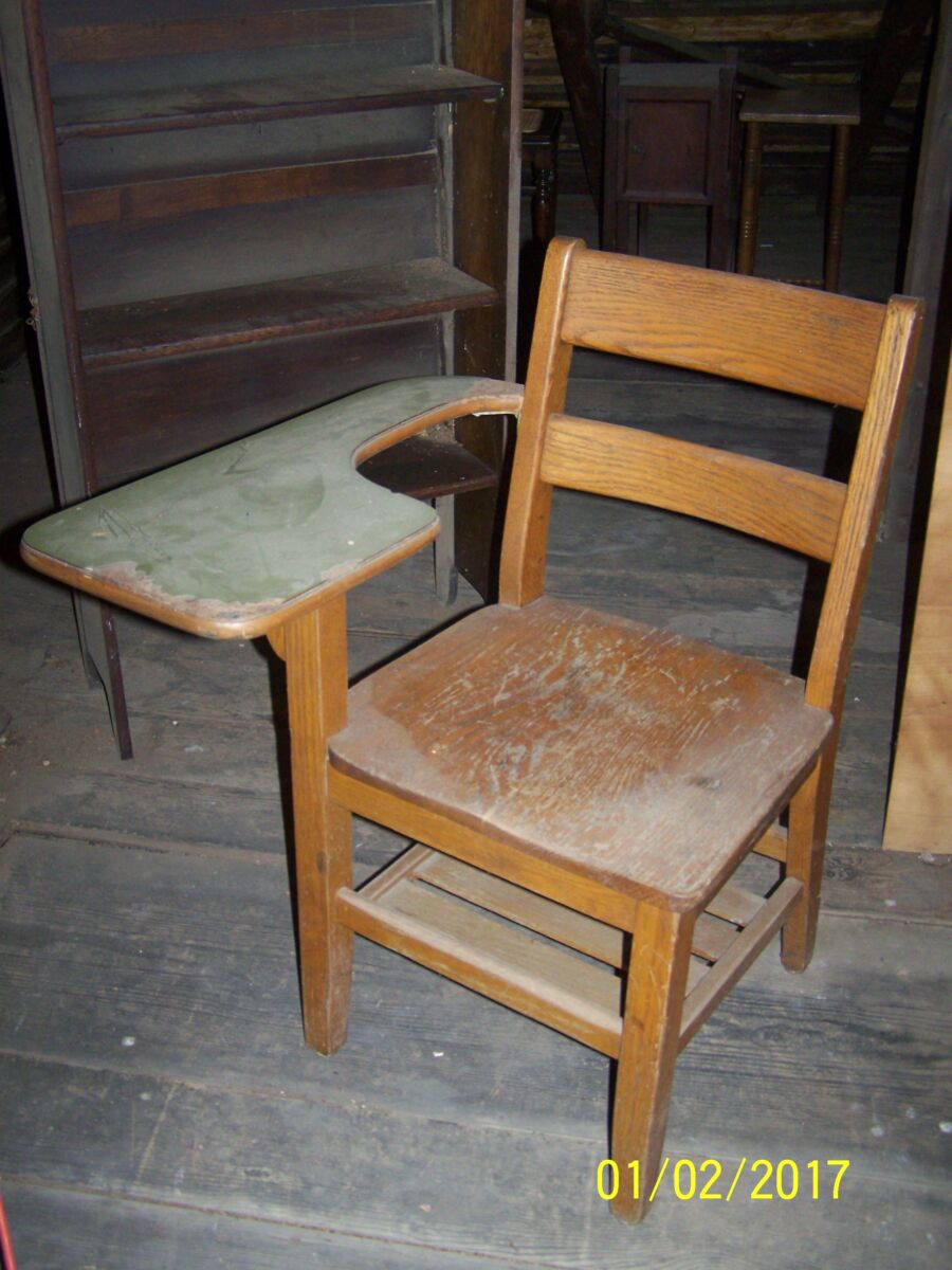 TRACTORS, FARM ANTIQUES, HOUSEHOLD GOODS, ETC - SHIPPENSBURG, PA. / SAT. OCT. 24. @ 8:30 AM - Image 49