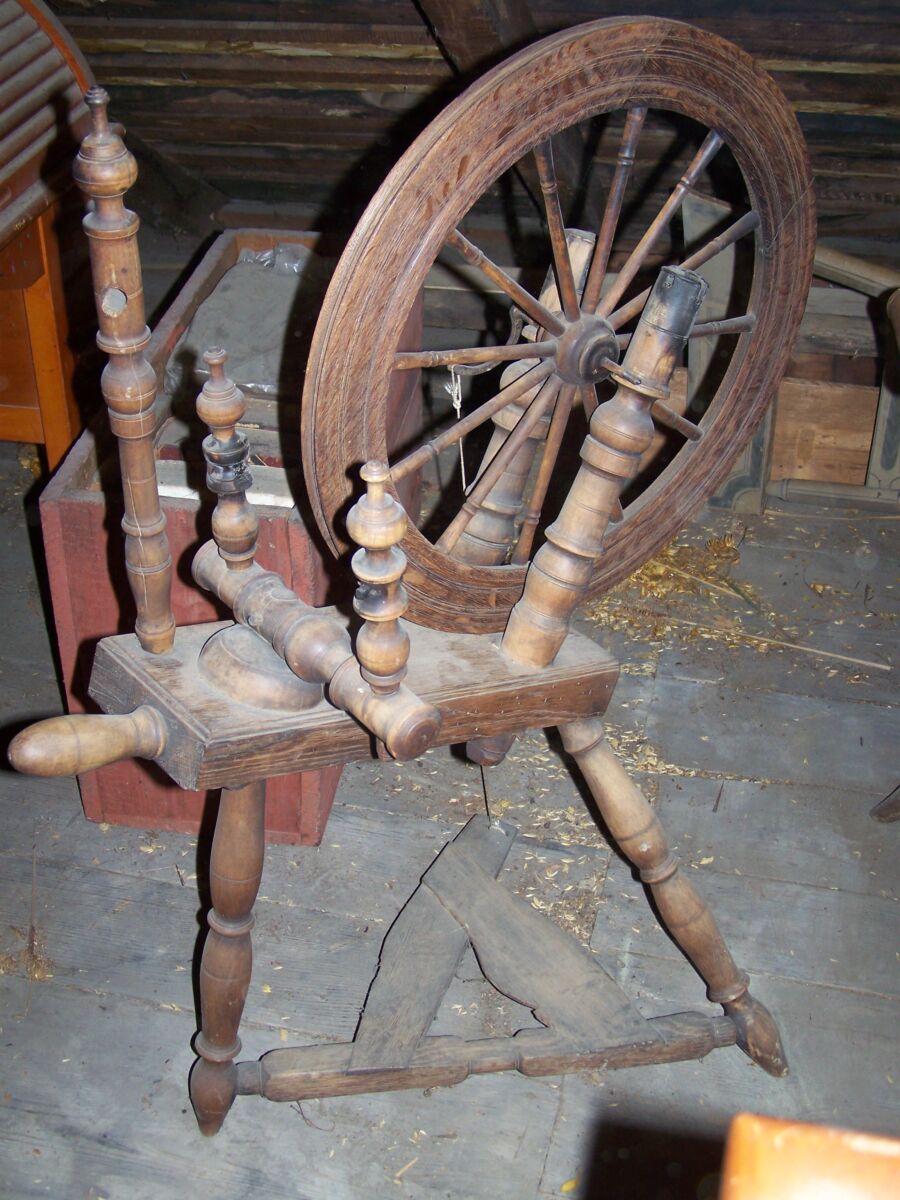TRACTORS, FARM ANTIQUES, HOUSEHOLD GOODS, ETC - SHIPPENSBURG, PA. / SAT. OCT. 24. @ 8:30 AM - Image 34