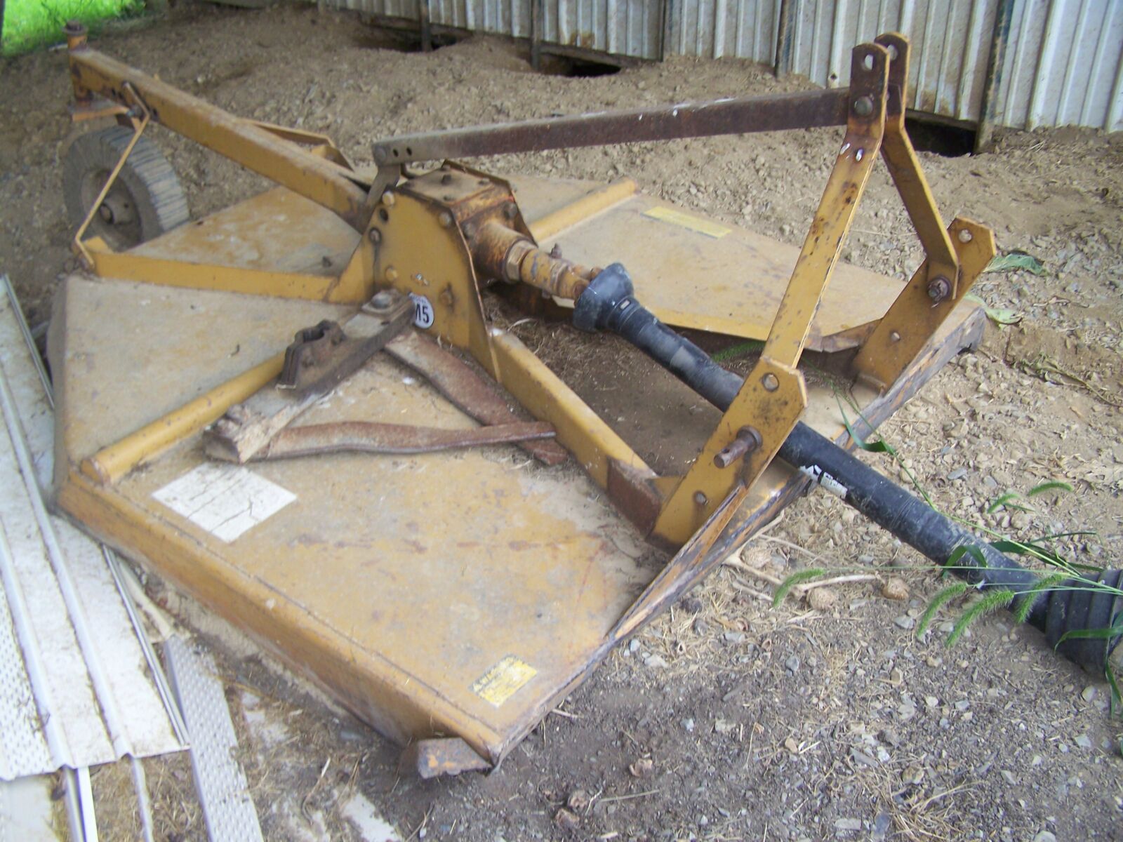 TRACTORS, FARM ANTIQUES, HOUSEHOLD GOODS, ETC - SHIPPENSBURG, PA. / SAT. OCT. 24. @ 8:30 AM - Image 3